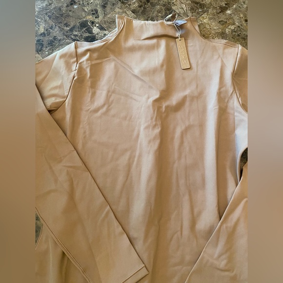 SKIMS ALL IN ONE MOCK NECK ONESIE MID THIGH FIRM - Picture 5 of 6